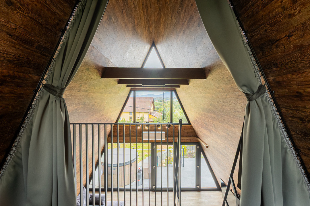 Afacere la cheie in inima naturii- Case smart A-Frame