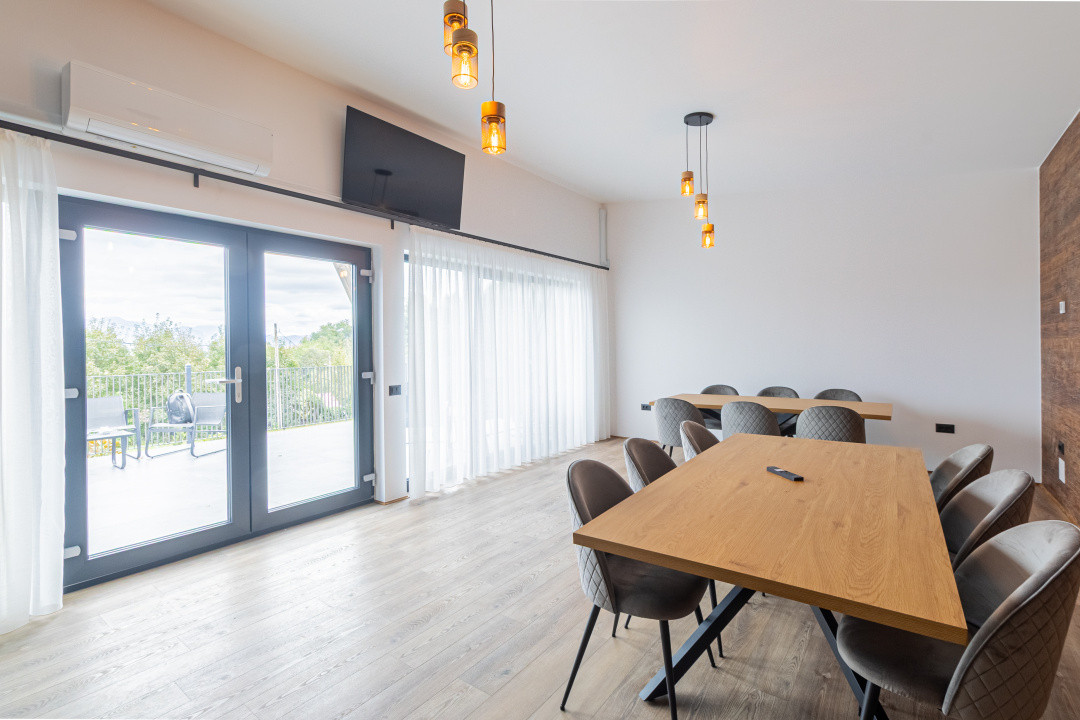 Afacere la cheie in inima naturii- Case smart A-Frame