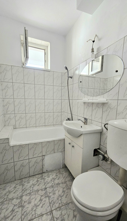 Apartament 2 camere cu geam la baie, 38,6 mpu, renovat 2025, Scoala nr. 6  Sibiu