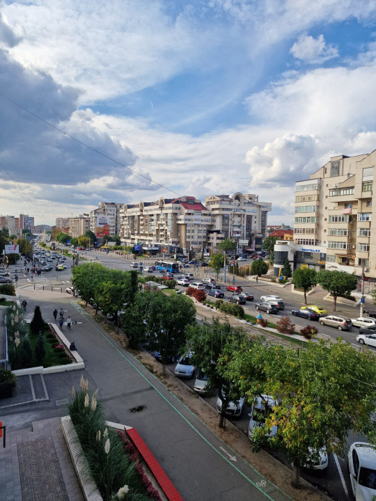 De închiriat – Apartament 3 camere, 85 mp, ultracentral, Orange Calea București 