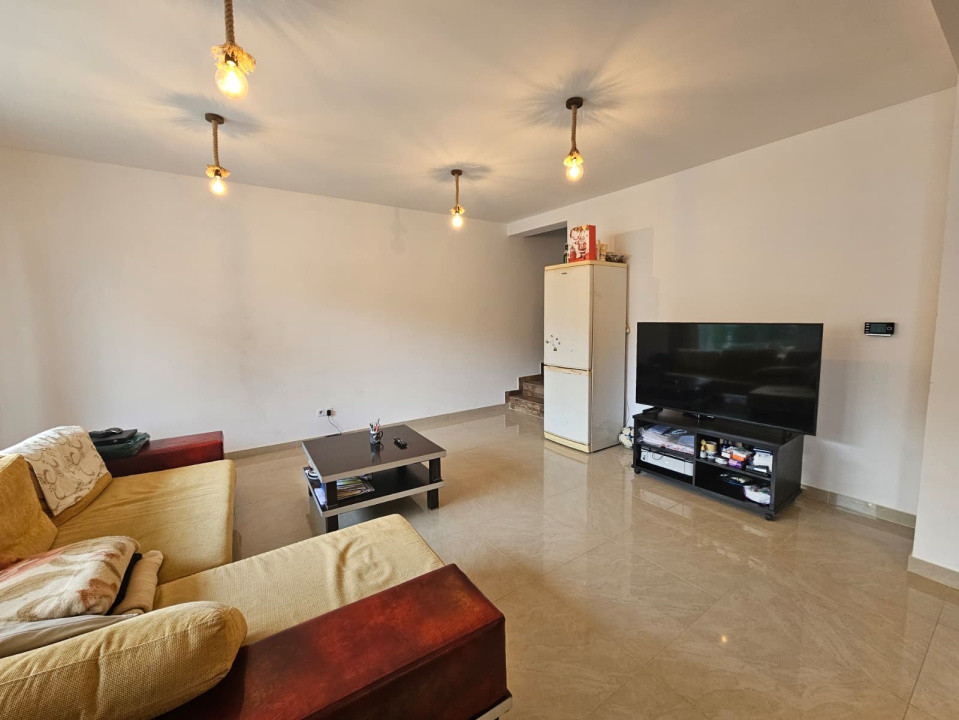 Casa 4 camere la pret de apartament