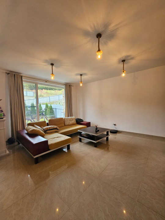 Casa 4 camere la pret de apartament
