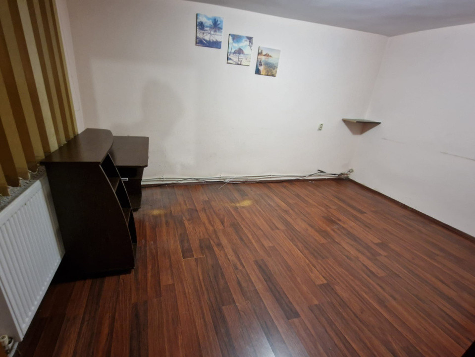 Spatiu de inchiriat zona centrala, 70 mp, demisol