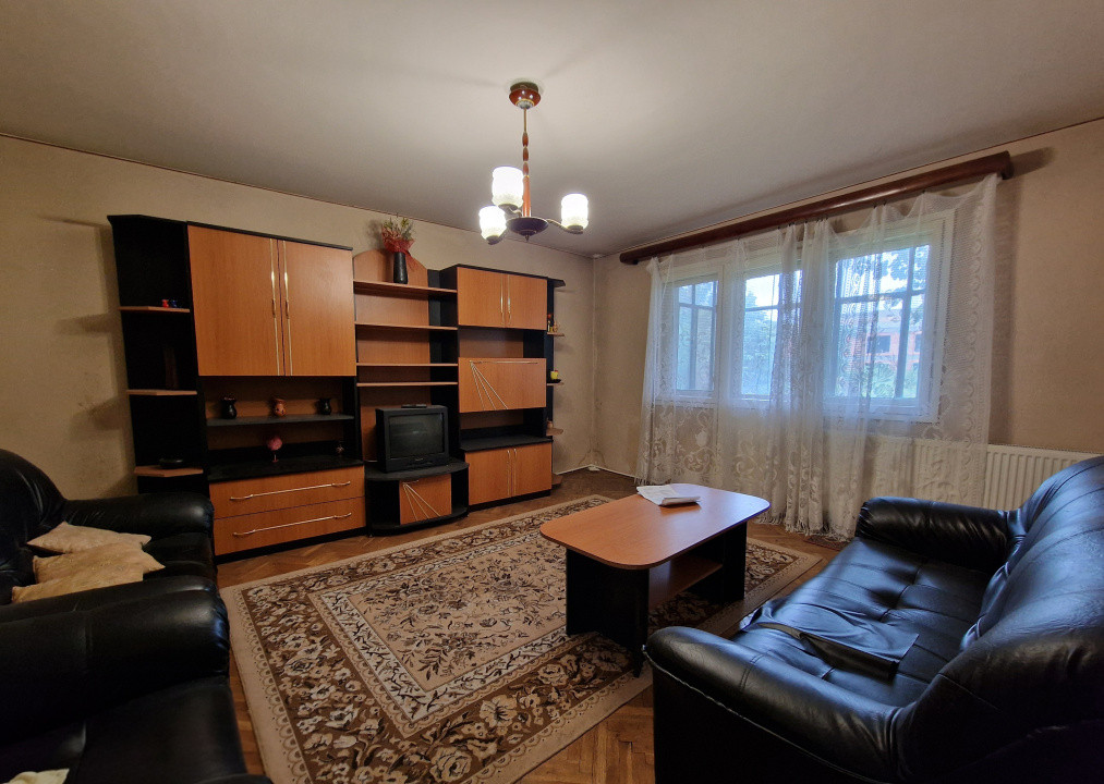 DE VÂNZARE, Apartament 3 camere in centru 