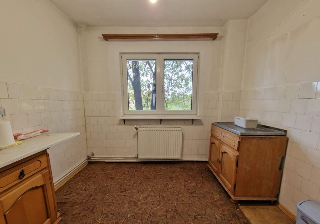 DE VÂNZARE, Apartament 3 camere in centru 