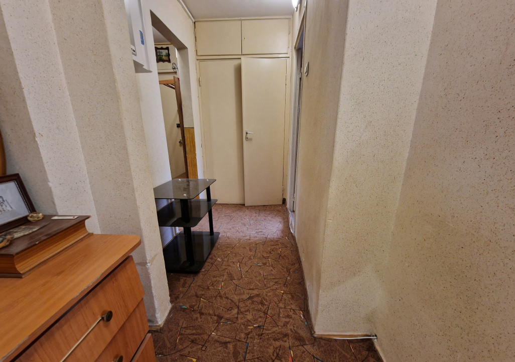 DE VÂNZARE, Apartament 3 camere in centru 