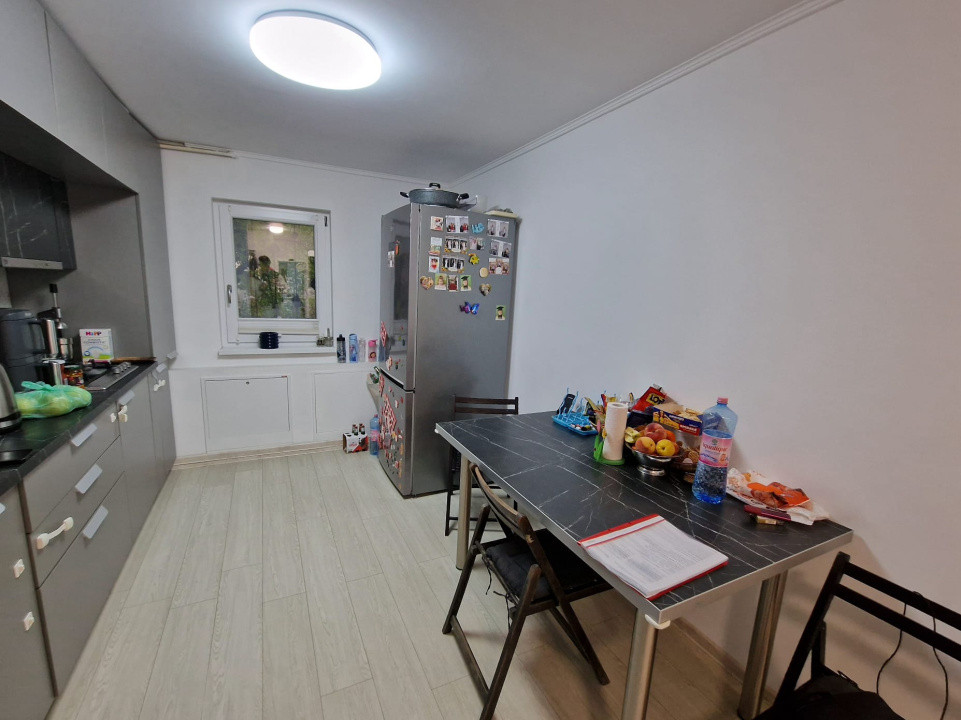 DE VÂNZARE, Apartament 3 camere in rovine 