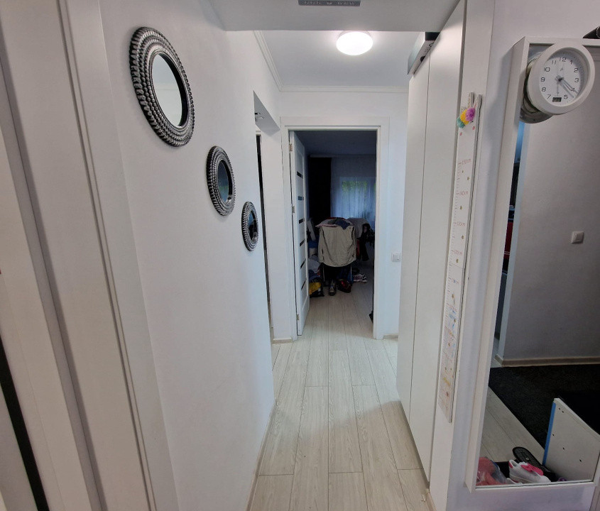 DE VÂNZARE, Apartament 3 camere in rovine 
