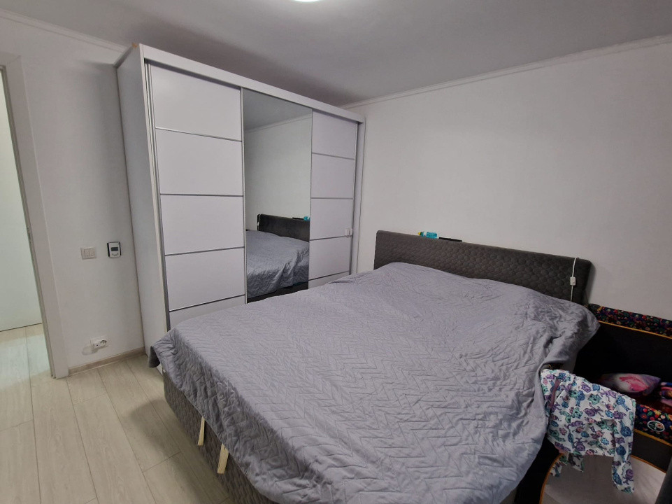 DE VÂNZARE, Apartament 3 camere in rovine 