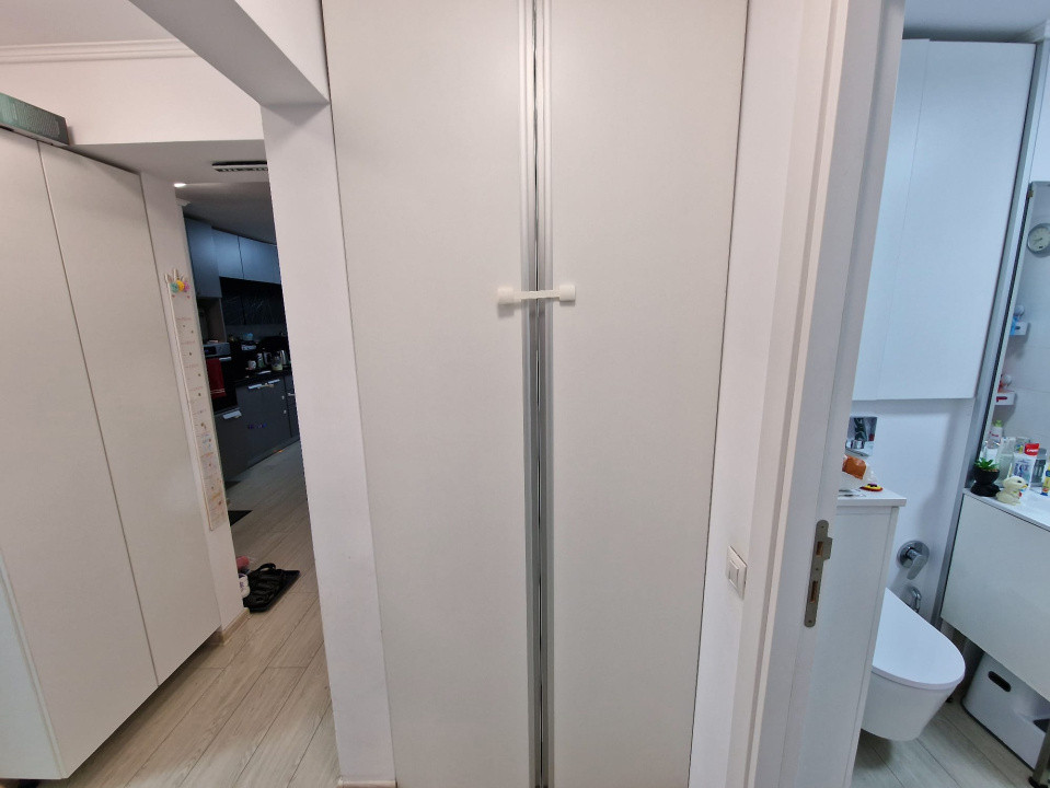 DE VÂNZARE, Apartament 3 camere in rovine 