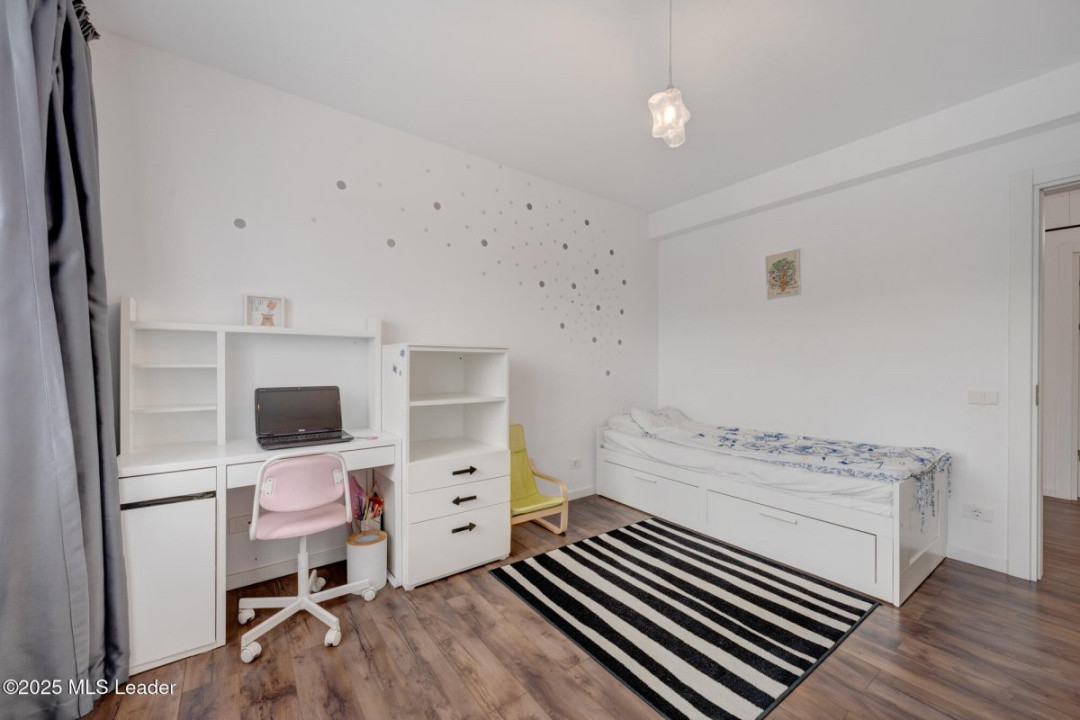 Casă modernă 4 camere,141m,living generos, curte verde, Tunari