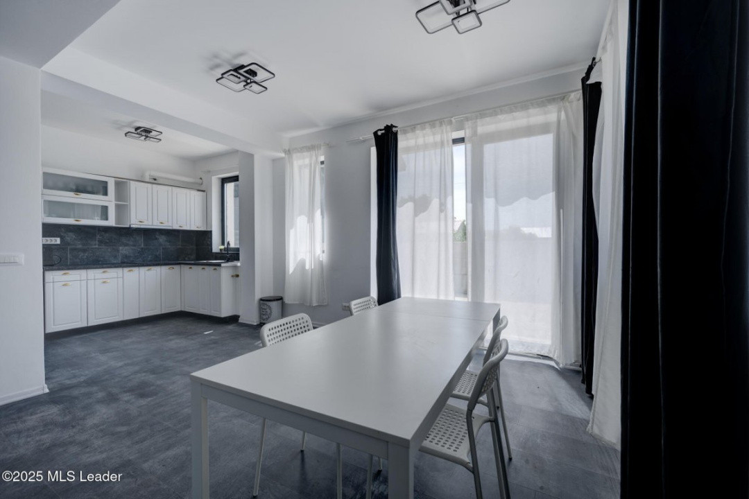 Casă modernă 3 dormitoare,140m,living generos, loc piscină-Balotești