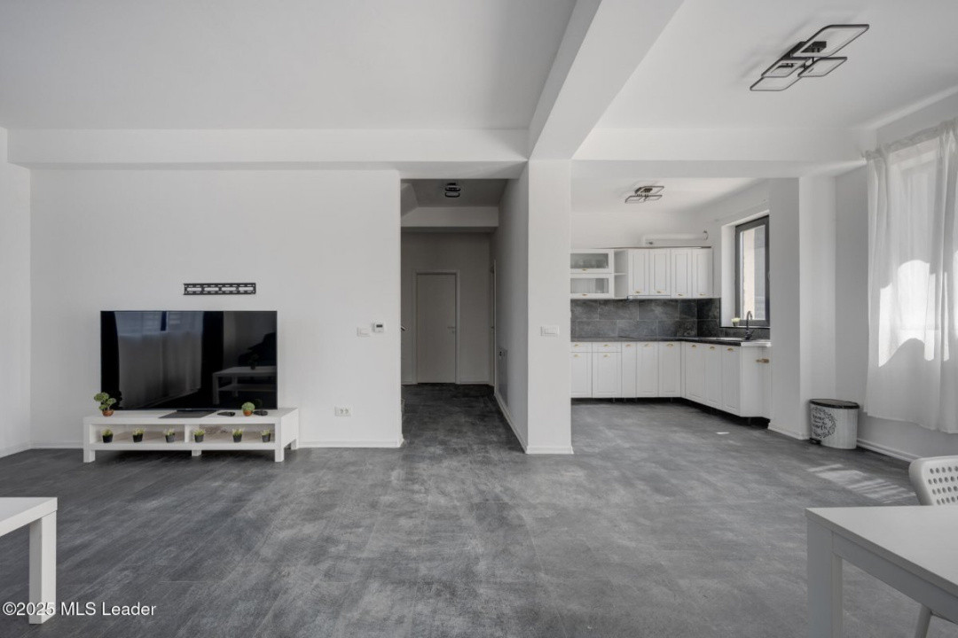 Casă modernă 3 dormitoare,140m,living generos, loc piscină-Balotești