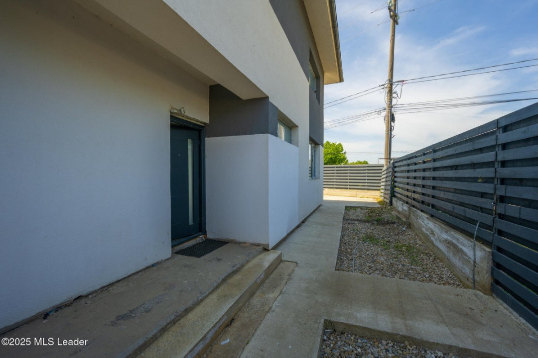 Casă modernă 3 dormitoare,140m,living generos, loc piscină-Balotești