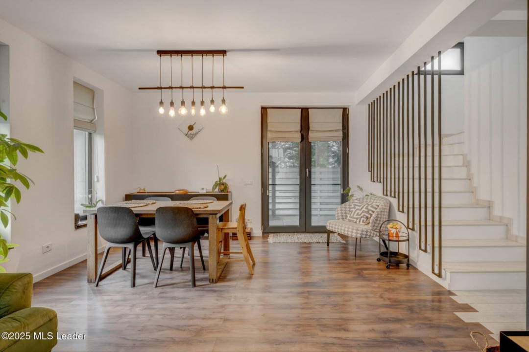 Casă modernă 4 camere,141m,living generos, curte verde, Tunari