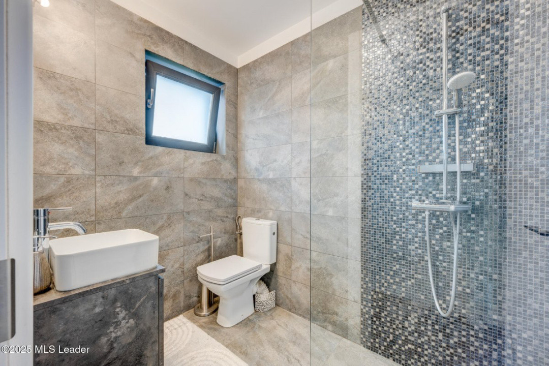 Casă modernă 4 camere,141m,living generos, curte verde, Tunari