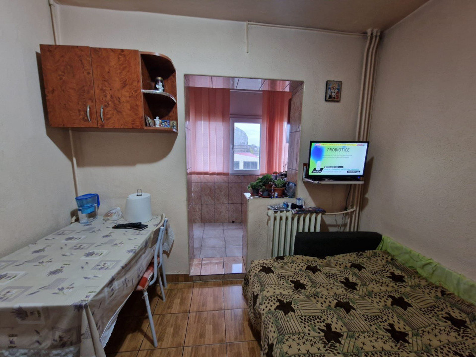DE VANZARE apartament 2 camere decomandate Bulevardul Decebal