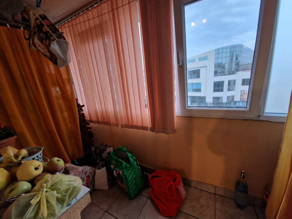DE VANZARE apartament 2 camere decomandate Bulevardul Decebal