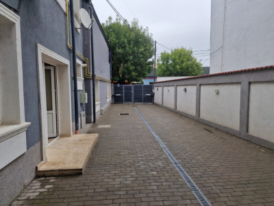 Închiriere spațiu comercial – central, compartimentabil