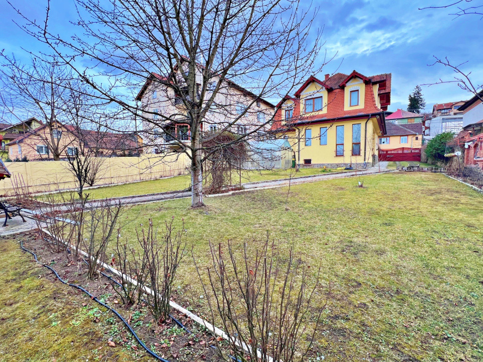 Închiriere Vilă Stil Pensiune, curte 999 mp, filigorie și 6 camere- SIBIU 