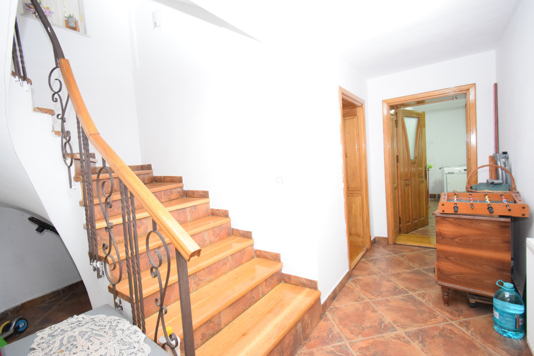 Casa stil arhitectural  deosebit, strada Paltinis, deschidere dubla
