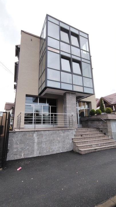 Spatiu comercial de inchiriat  zona- Cedonia