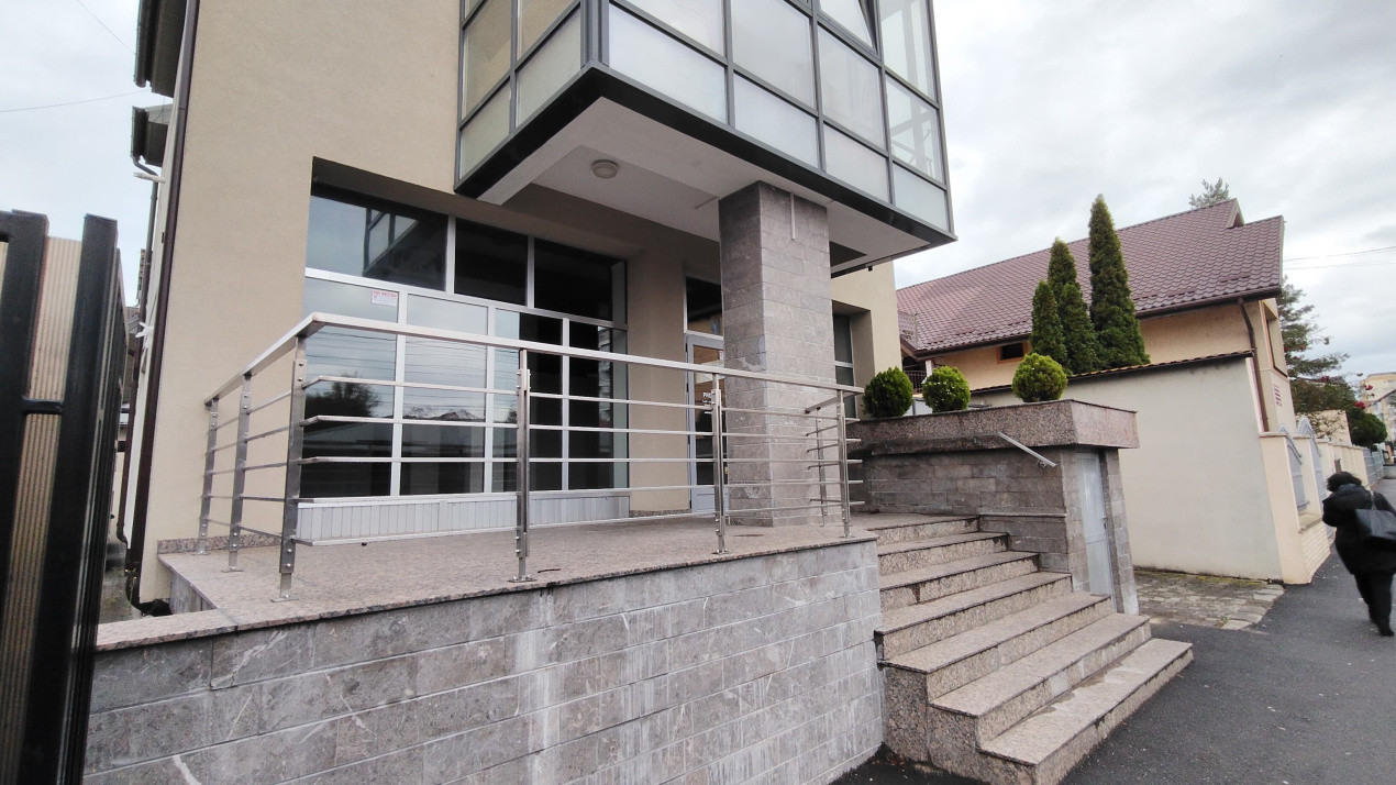 Spatiu comercial de inchiriat  zona- Cedonia