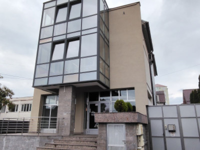 Spatiu comercial de inchiriat  zona- Cedonia