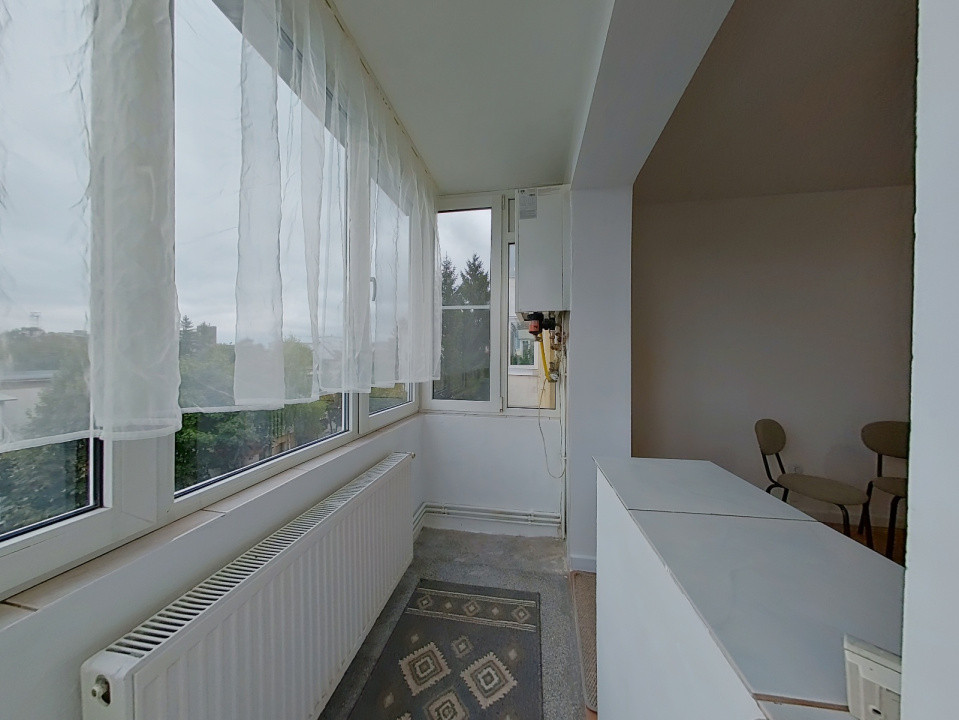 Închiriere apartament cu 3 camere - str. Avram Iancu