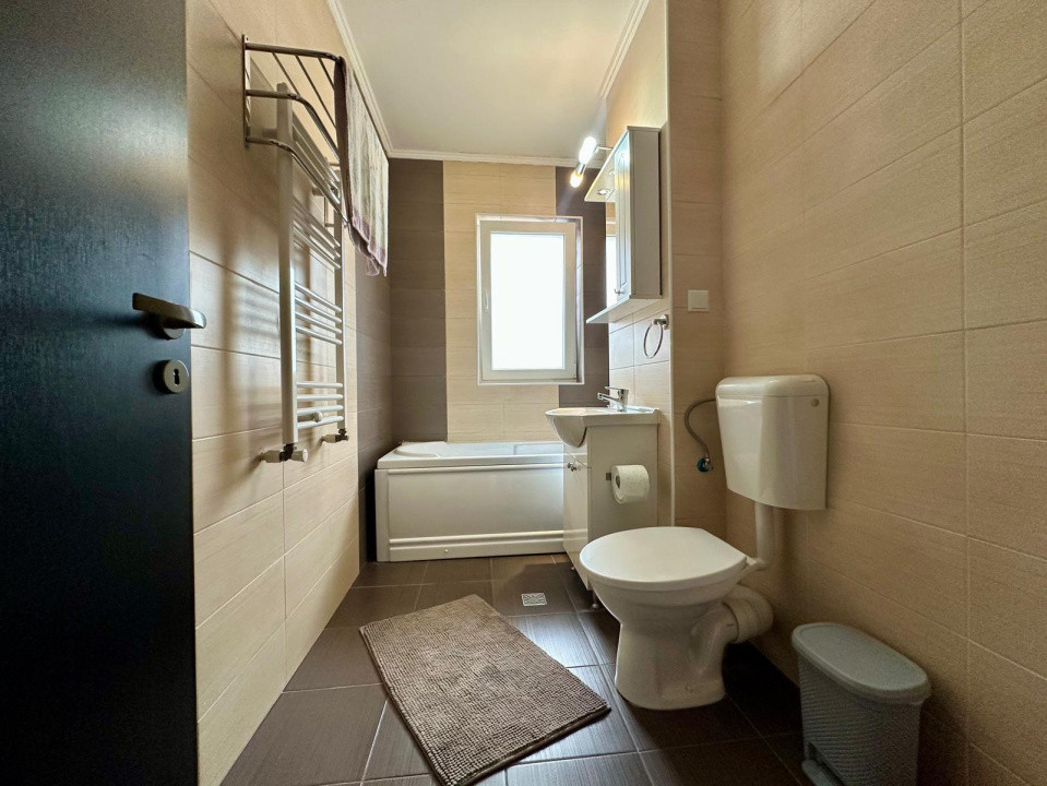 De inchiriat, apartament utilat si mobilat cu 3 camere!
