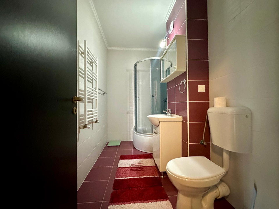 De inchiriat, apartament utilat si mobilat cu 3 camere!