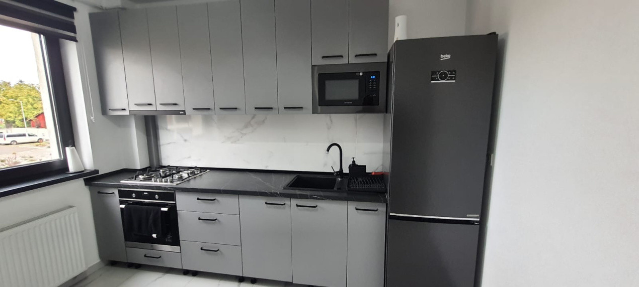 De inchiriat apartament cu 3 camere, mobilat, in cartierul Tractorul!