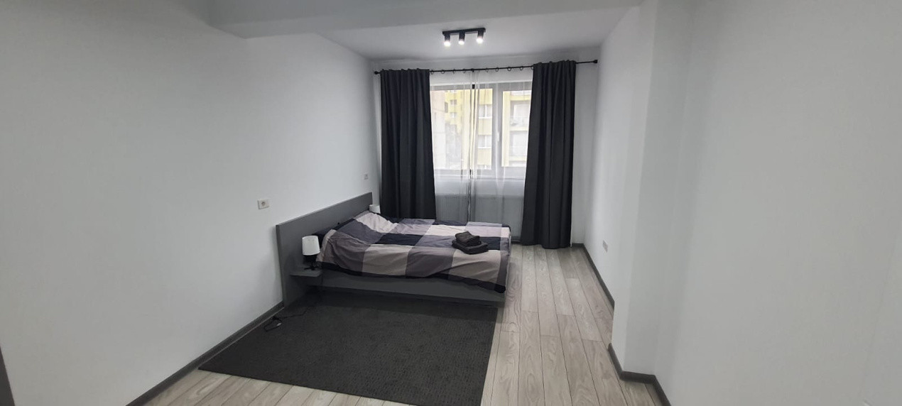 De inchiriat apartament cu 3 camere, mobilat, in cartierul Tractorul!