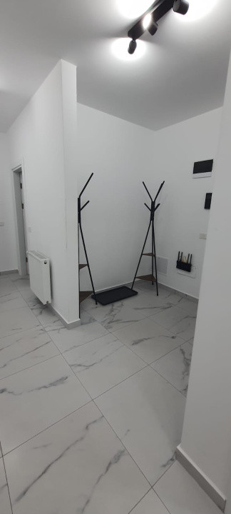De inchiriat apartament cu 3 camere, mobilat, in cartierul Tractorul!
