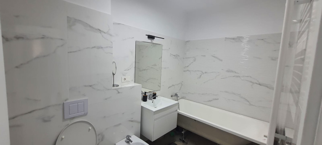 De inchiriat apartament cu 3 camere, mobilat, in cartierul Tractorul!