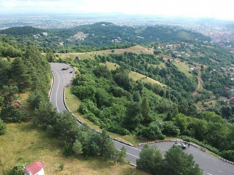 Teren cu priveliste superba si deschidere la drumul de Poiana Brasov