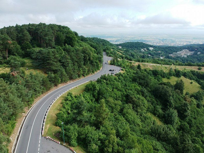 Teren cu priveliste superba si deschidere la drumul de Poiana Brasov