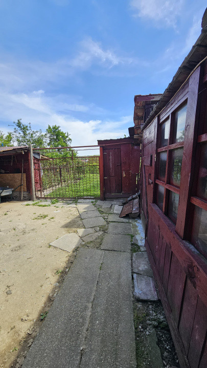 Casa cu poveste si potential – locul perfect pentru un nou inceput in Seica Mare
