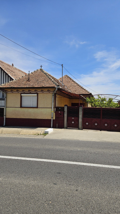 Casa cu poveste si potential – locul perfect pentru un nou inceput in Seica Mare