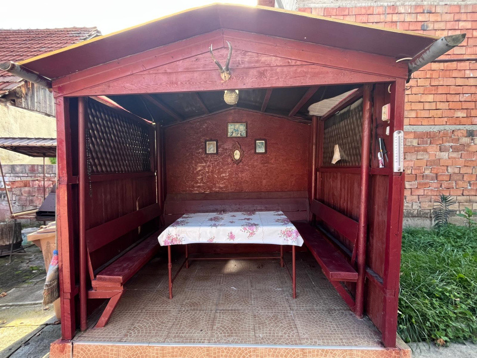 Casa cu poveste si potential – locul perfect pentru un nou inceput in Seica Mare