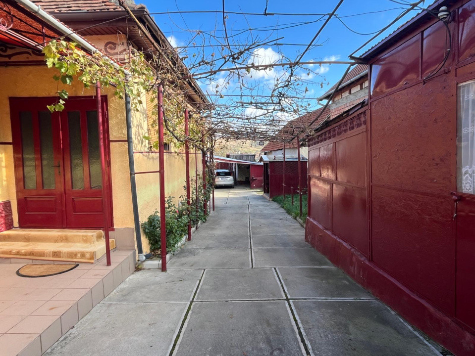 Casa cu poveste si potential – locul perfect pentru un nou inceput in Seica Mare