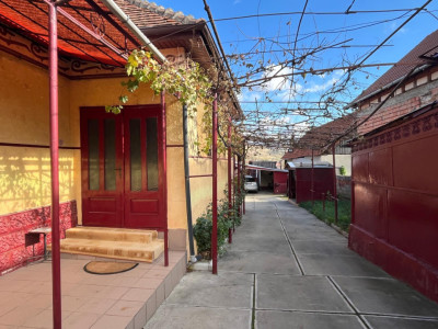 Casa cu poveste si potential – locul perfect pentru un nou inceput in Seica Mare