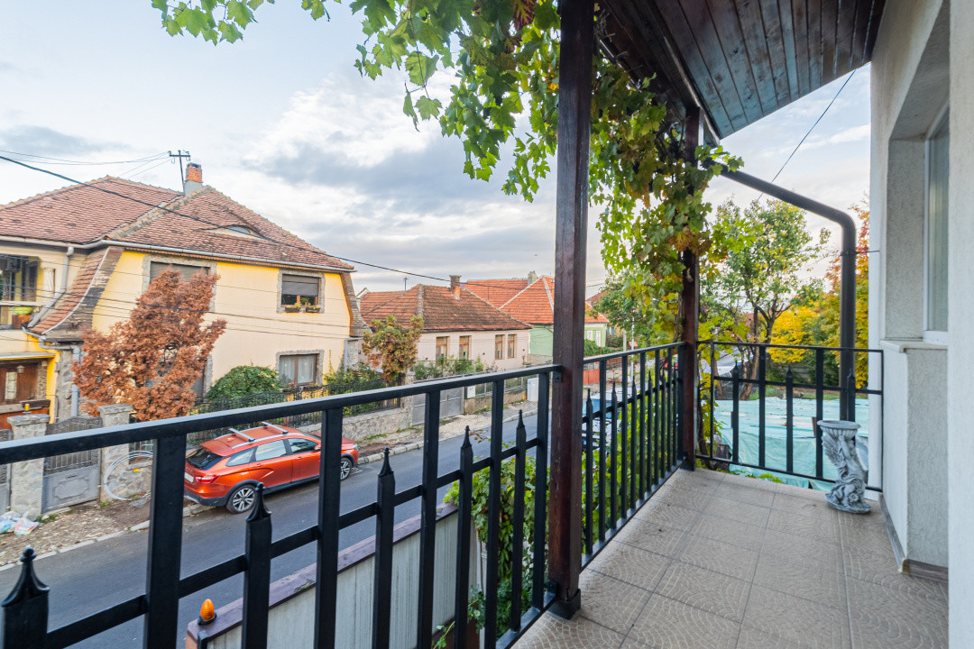 Casa individuala cu 5 camere, de vanzare, in Brasov, zona Bartolomeu!