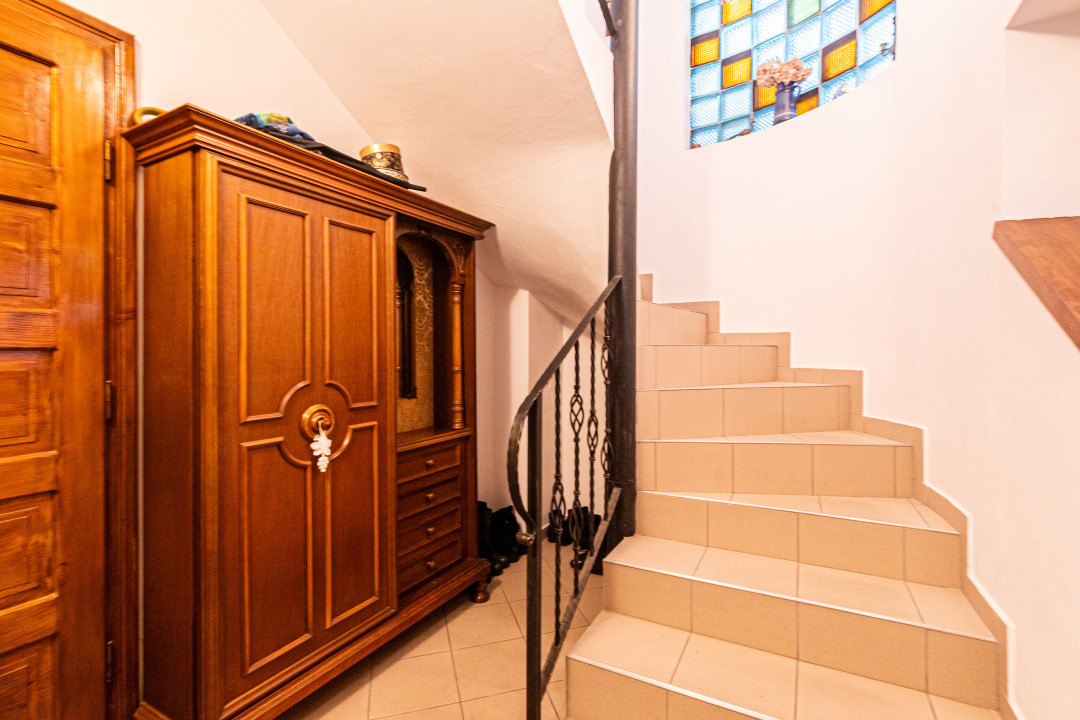 Casa individuala cu 5 camere, de vanzare, in Brasov, zona Bartolomeu!