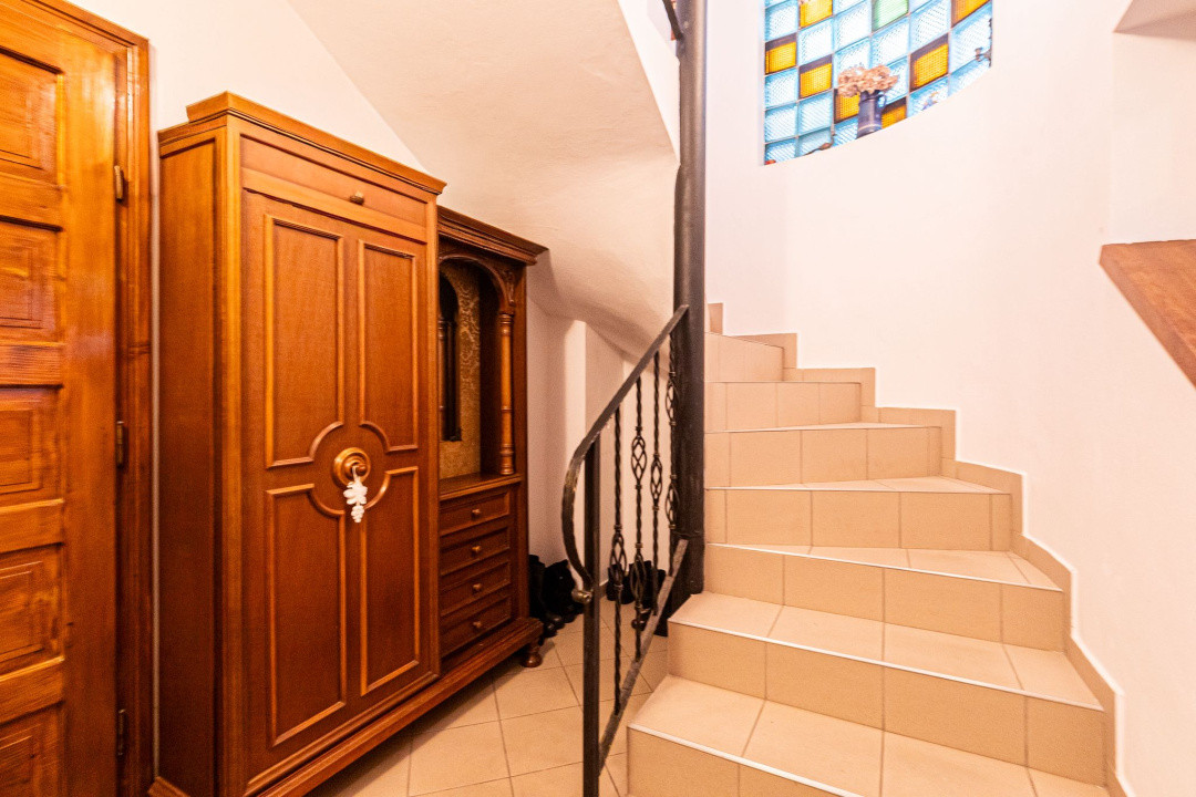 Casa individuala cu 5 camere, de vanzare, in Brasov, zona Bartolomeu!