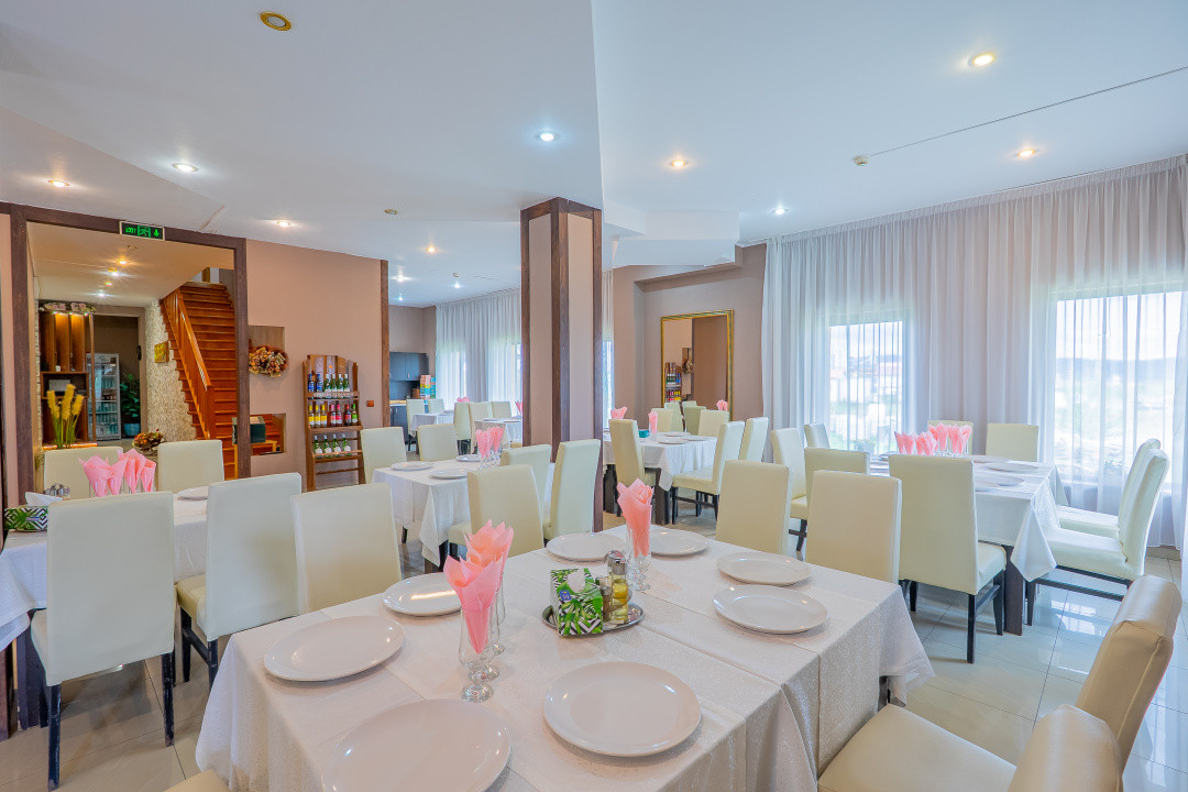 Pensiune cu restaurant, terasa, 14 camere, oportunitate de investitie turistica