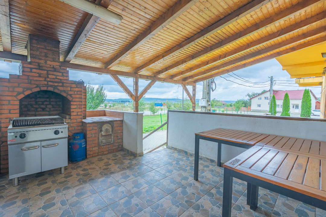 Pensiune cu restaurant, terasa, 14 camere, oportunitate de investitie turistica