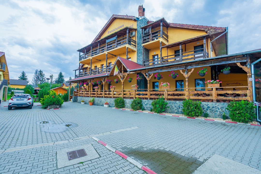 Pensiune cu restaurant, terasa, 14 camere, oportunitate de investitie turistica