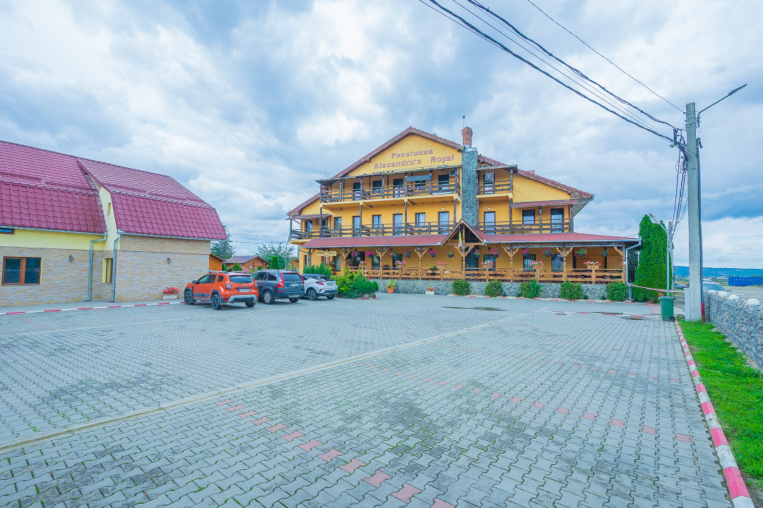 Pensiune cu restaurant, terasa, 14 camere, oportunitate de investitie turistica