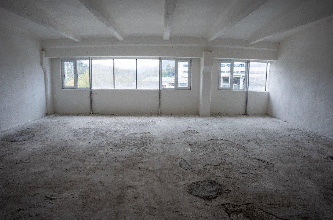 Hală industrială P+E de vânzare în Toplița – 628 mp construiți, structură beton 